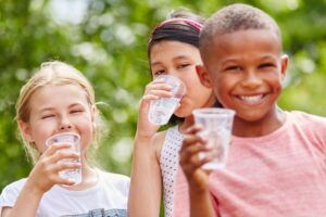 Kids drinking water